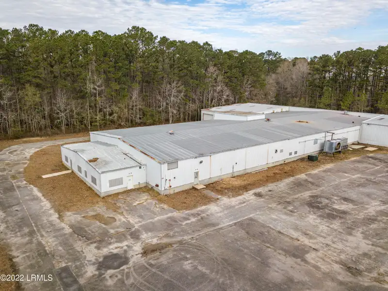 Two Warehouse Spaces for Lease in Ridgeland Near I-95 and Downtown