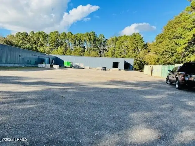 Two Warehouse Spaces for Lease in Ridgeland Near I-95 and Downtown