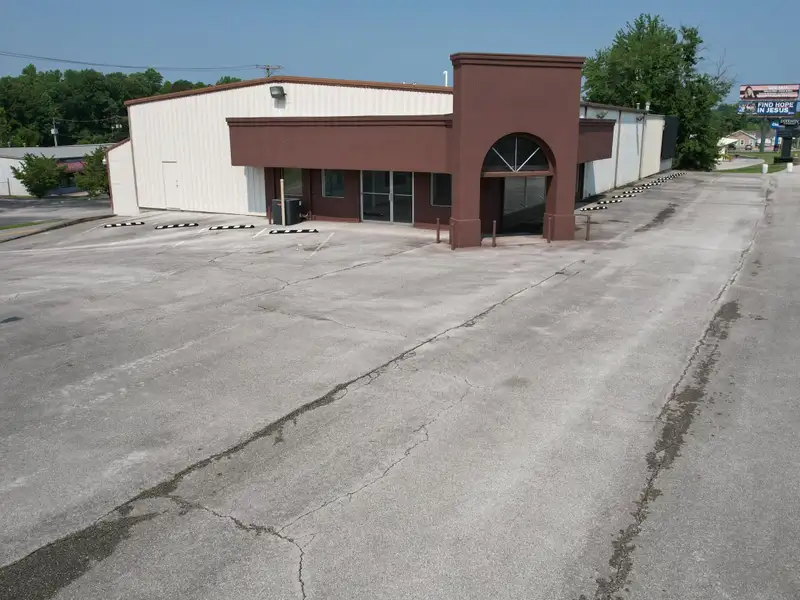 Versatile Commercial Property on Highway 25 N, Corbin with Showroom and Office Spaces