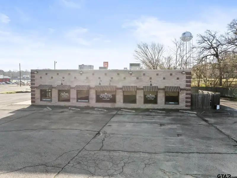 Commercial Building for Sale in Prime Location with High Visibility and Foot Traffic
