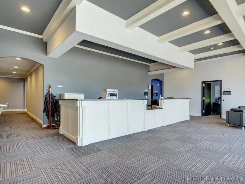 Fully Leased Office/warehouse with Nnn Lease in Prime Location, 45,000 Sf Yard Space