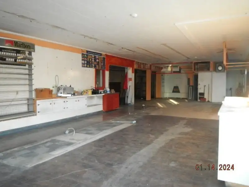 Commercial Space in Historic Montgomery Village - 2000 Sq Ft with High Visibility