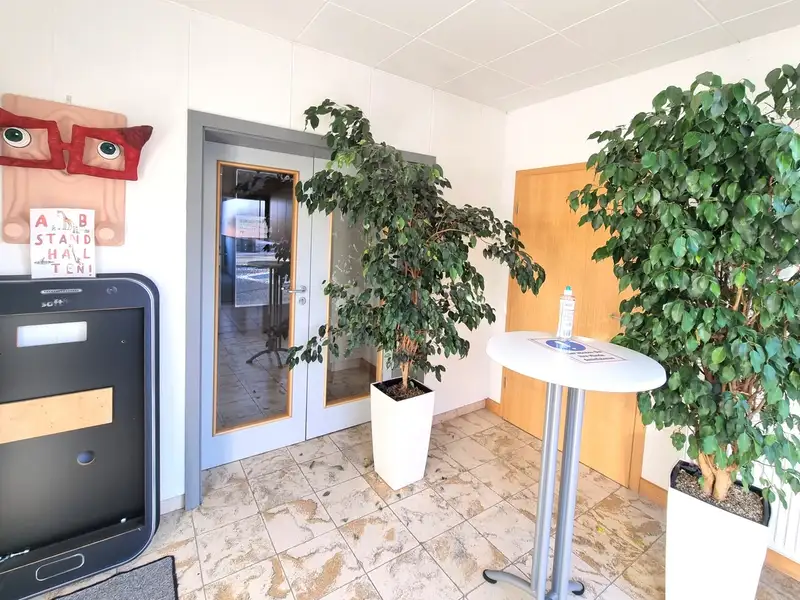 Versatile Commercial Property with Office Space in Established Town, 2,220 M² Lot