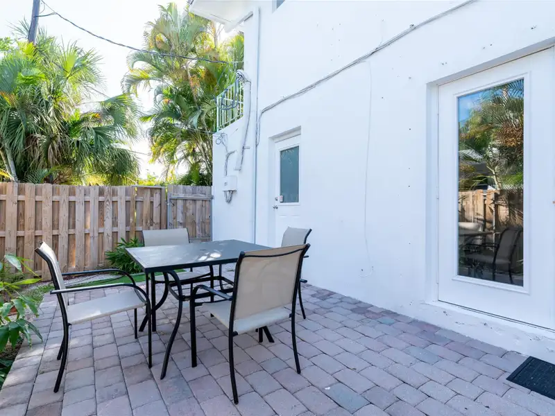 Turnkey 6-unit Airbnb Property in Prime Wilton Manors - Fully Renovated and Furnished