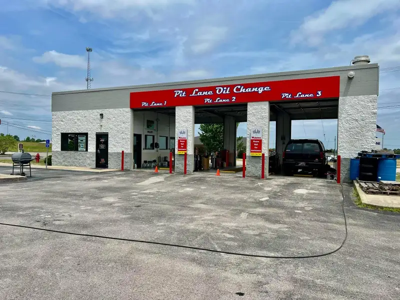 High-traffic B-3 Zoned Commercial Property on Lexington Rd. with Automotive Facility
