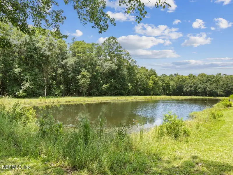 5.04-acre Mixed-use Parcel with Home and Shop in Nassau County