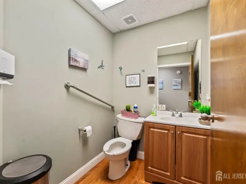First-floor Medical/professional Office Condo for Sale/lease on Route 130