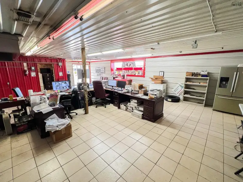 Turn-key Auto and Truck Service Business with Inventory and Equipment in Olney, Tx