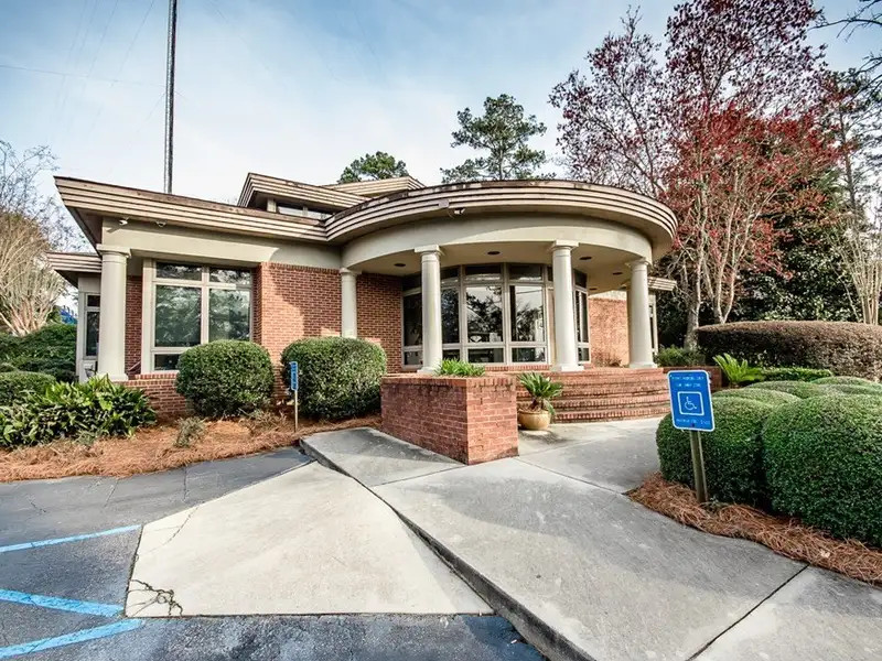 Versatile Commercial Property with Office Space Near I-75 in Valdosta's Business Hub