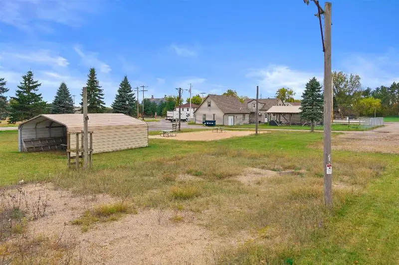 Established Bar and Restaurant with Living Quarters in Stevens Point Area