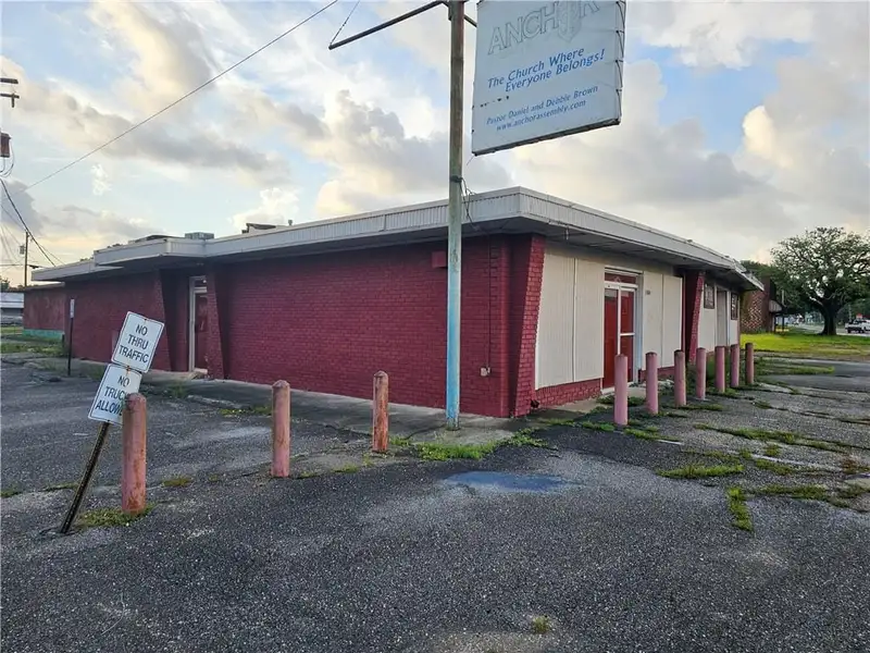 Prime Commercial Property in Bayou La Batre Near Industrial Shipyards and Fishing Industry