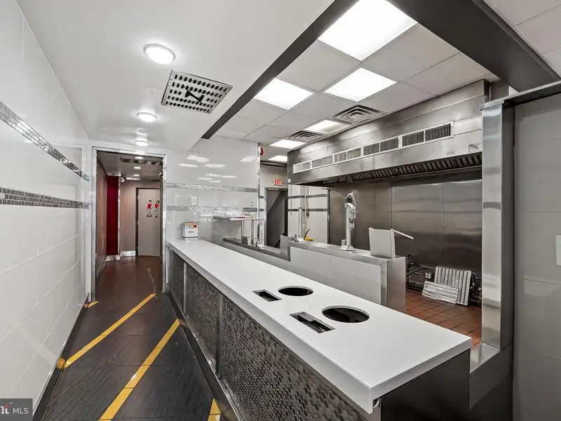 Two Storefronts in Towson: Restaurant and Vacant Space for Lease