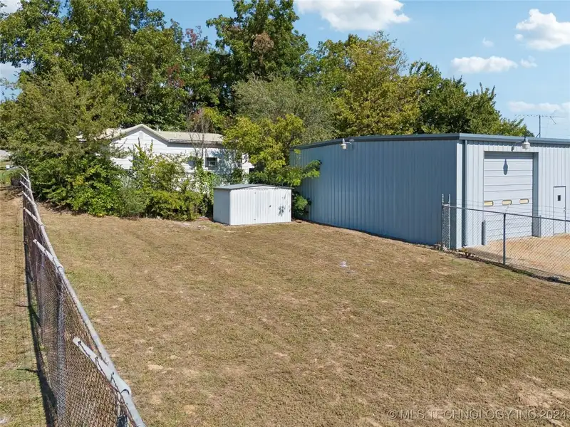 Versatile Former Machine Shop in Prime Downtown Sand Springs Location