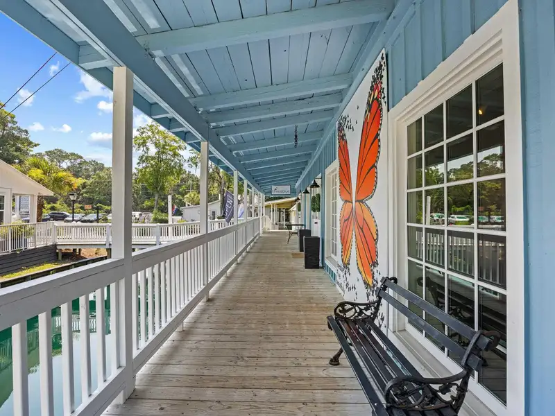 Retail Space for Lease in Pawleys Island's Island Shops - 1,722 Sf