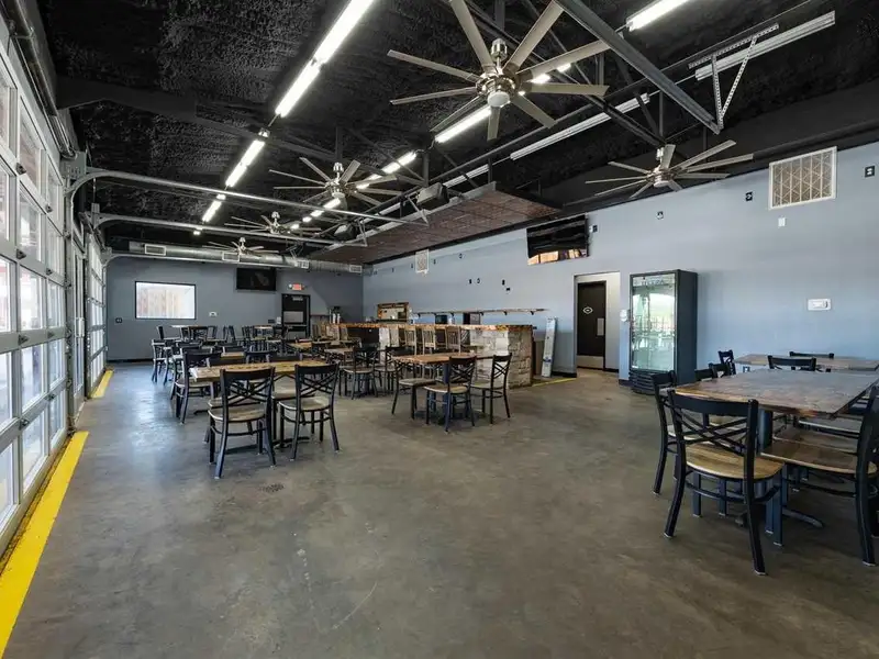 Prime Restaurant/bar on 1.24 Acres with Ample Parking and Outdoor Dining