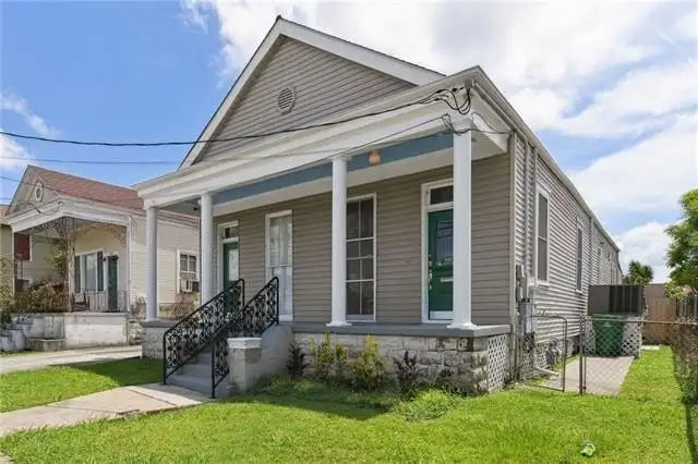 Versatile Commercial Property on Lafayette Street in Historic Old Gretna