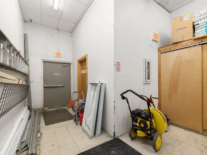 Remodeled Office Suites with Highway Access and Tenant Improvements Available
