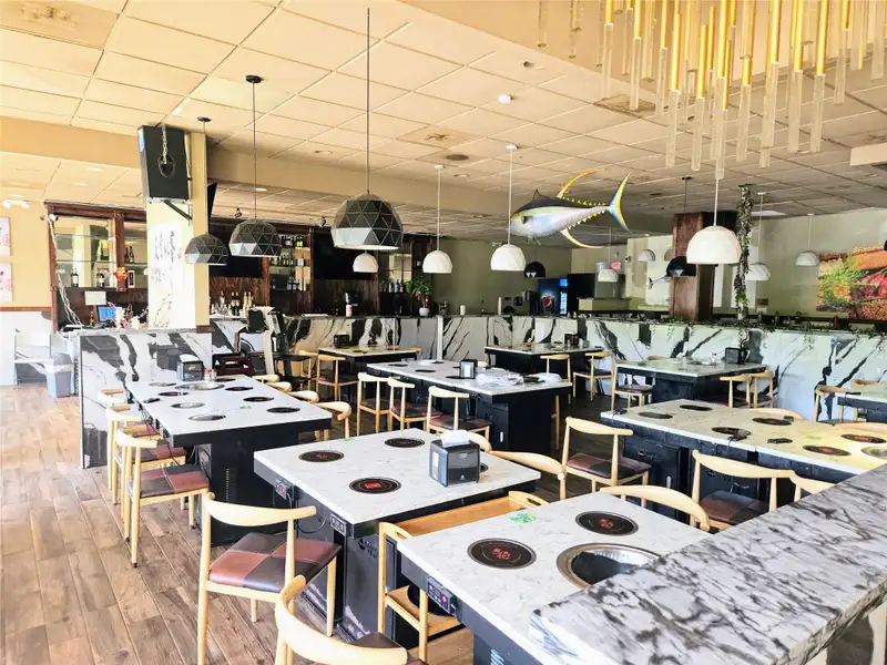 Turnkey Hot Pot Restaurant in High-traffic Sawgrass Mall Area