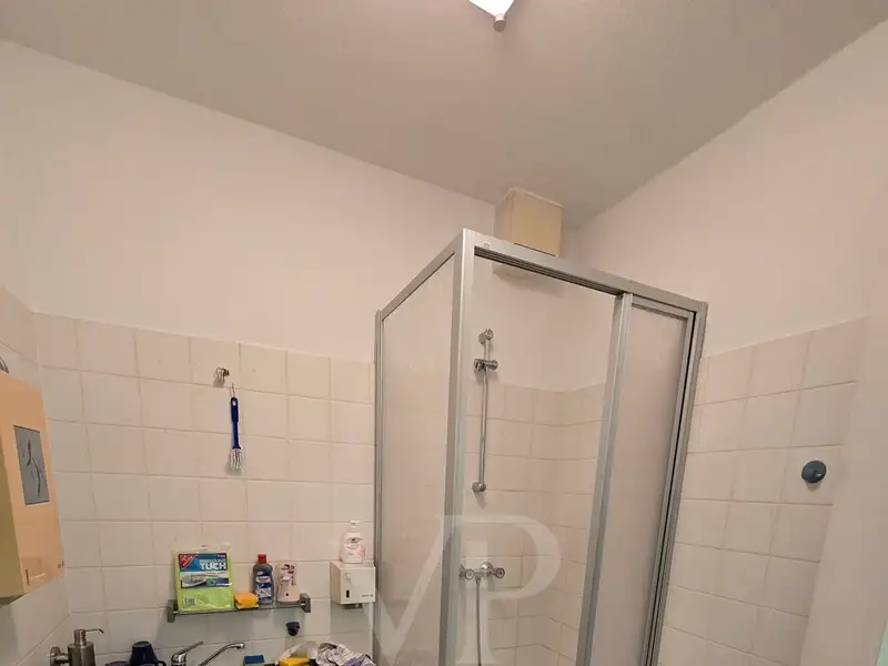 Commercial Unit for Sale in Salzgitter-gebhardshagen - Versatile Space with Office Potential