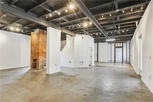 Uptown Commercial Space with Outdoor Patio and Parking - 1844 Sf White Box Ready
