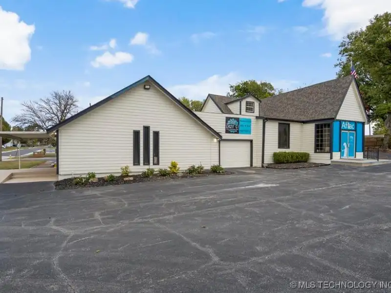 Versatile Event Center and Office Building with Conference Rooms in Prime Location