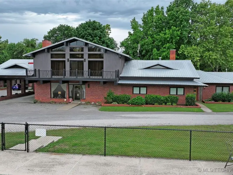 Historic 25-unit Resort on Hwy 51 Near Lake Fort Gibson, Wagoner, Oklahoma