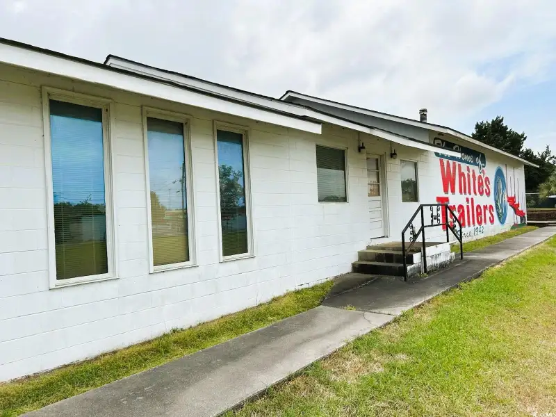Commercial Property with Office and Warehouse on 1.5 Acres in Andrews, Sc