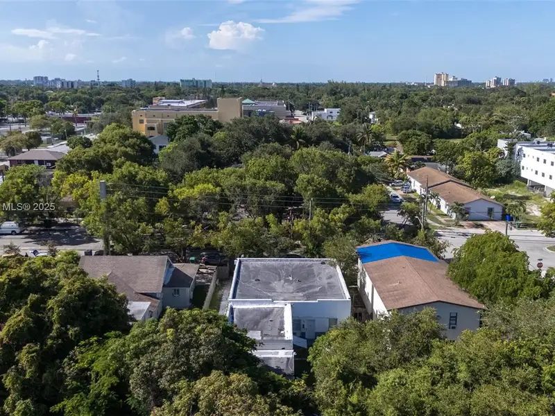 5-unit Multifamily Property in Miami's Opportunity Zone with Development Potential and Upgrades