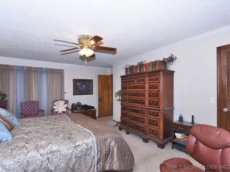 Live-work Property: 2000 Sq. Ft. Office Building with House on 1.25 Acres