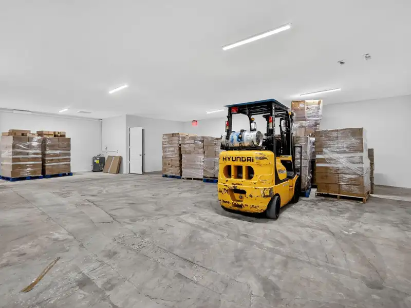 Recently Renovated 2,741 Sf Building Near I-95 with Flexible Use Options