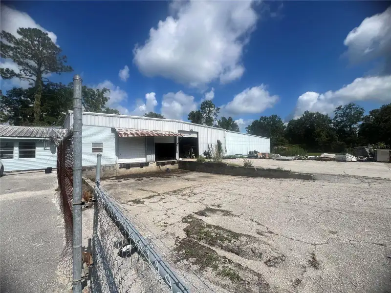 15,000 Sf Industrial Property on 1.72 Acres Near Lake City Gateway Airport