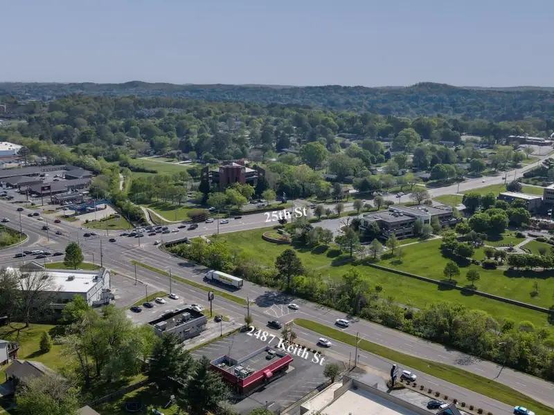 Prime Commercial Property for Sale in High Traffic Location, 2915 Sq. Ft. Building