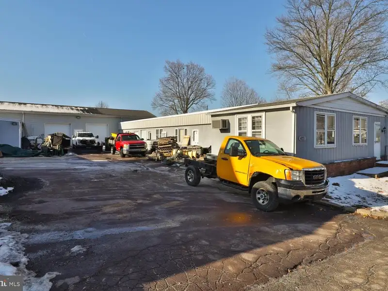 Commercial Property with Office and Warehouse Space in Norristown, Ideal for Multiple Tenants