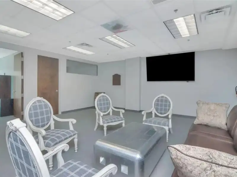Office Condo in Downtown Tampa's Channel District with Parking and Retail Amenities