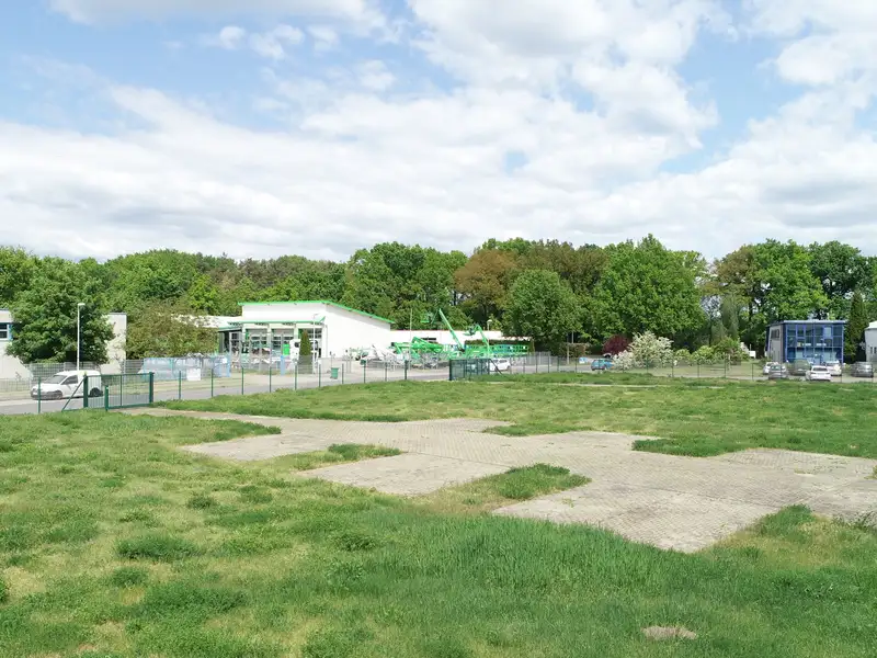 Versatile Commercial Property with Hall and Office Space in Luckenwalde's Industrial Estate