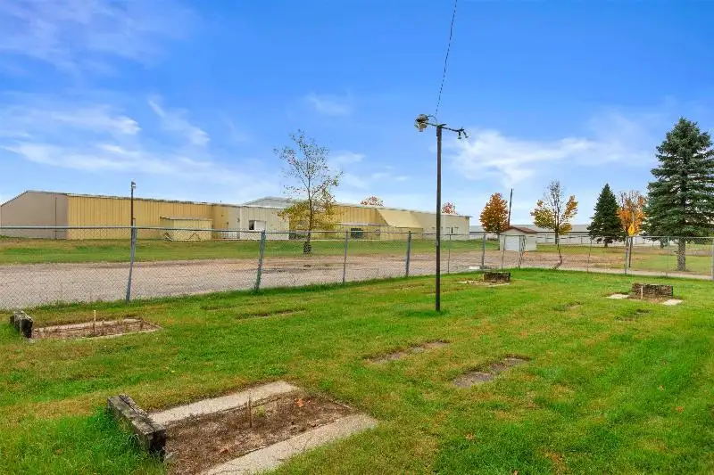 Established Bar and Restaurant with Living Quarters in Stevens Point Area