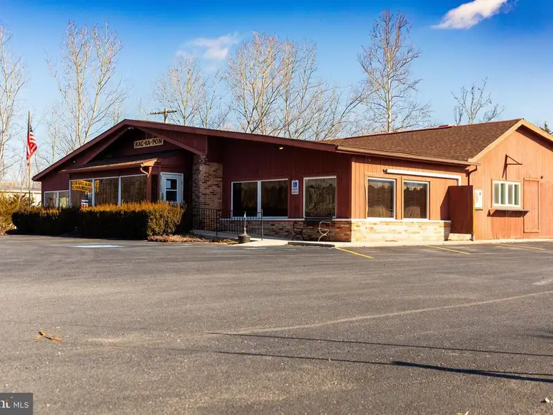 Established Restaurant with Commercial Kitchen and 120+ Seating in Hardy County