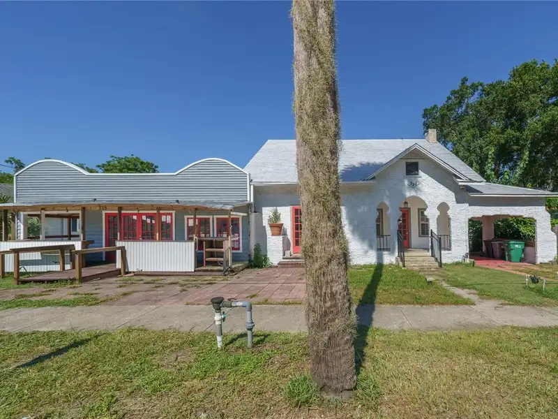 Distinctive Commercial Property in Historic Uptown Mount Dora with Flexible Layout