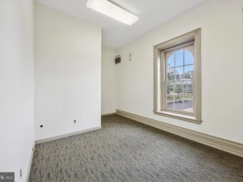 Historic 1906 Commercial Property in Bristol Borough with Versatile Layout and Prime Location