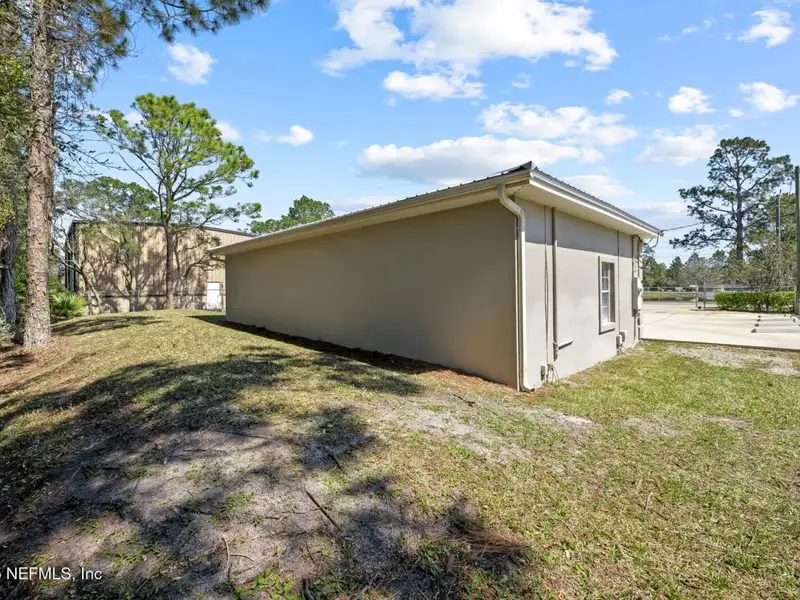 Commercial Building with Offices and Storage in St. Johns County, Ci Zoning