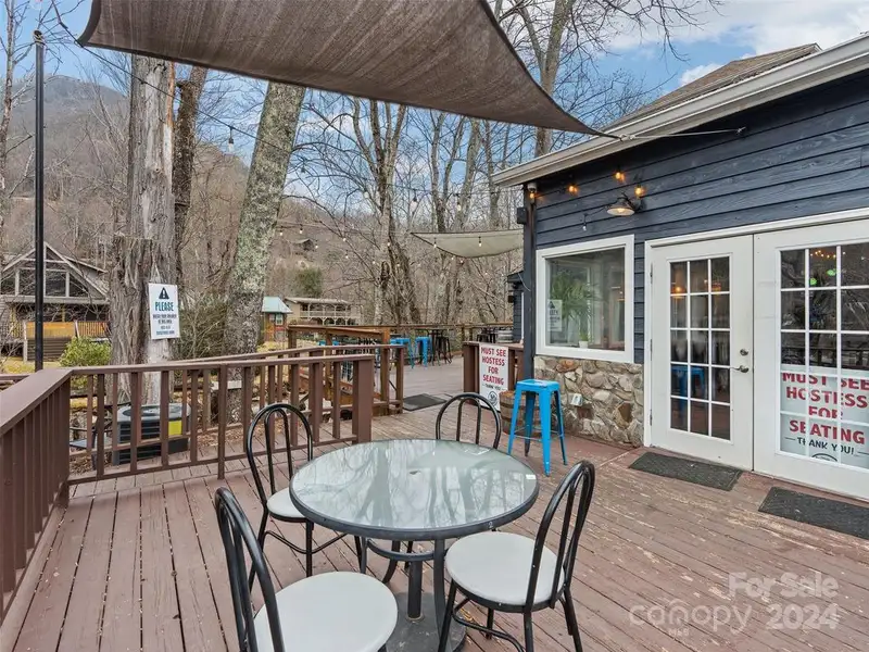 Commercial Restaurant and Brewery with Mountain Views in Maggie Valley