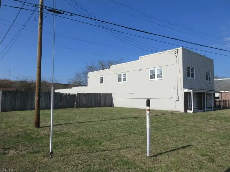 2-story Commercial Building with Office, Warehouse, and Apartments in W Pembroke
