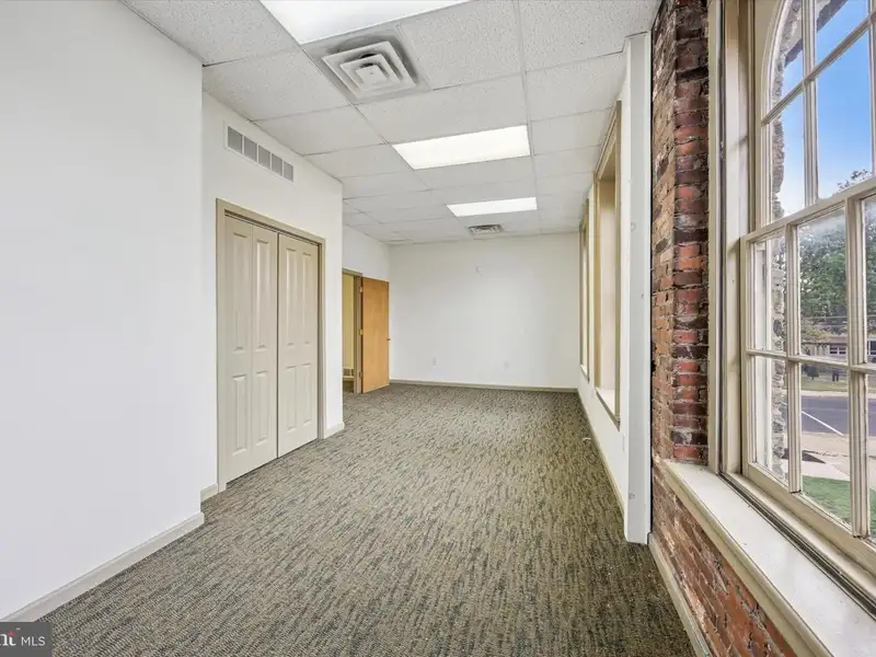 Historic 1906 Commercial Property in Bristol Borough with Versatile Layout and Prime Location