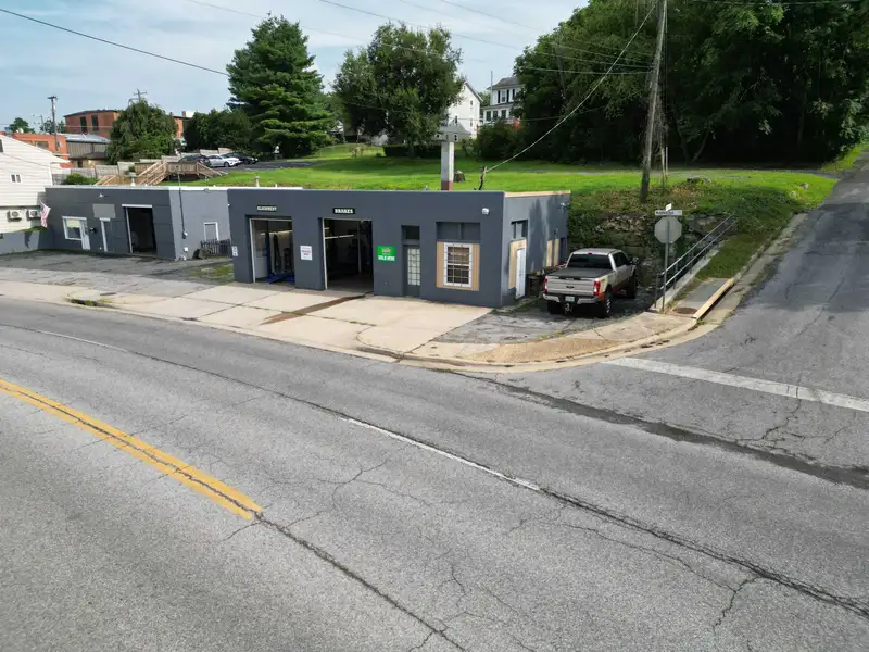 Turnkey Tire Business for Lease with Fully Equipped Office and Three Bays