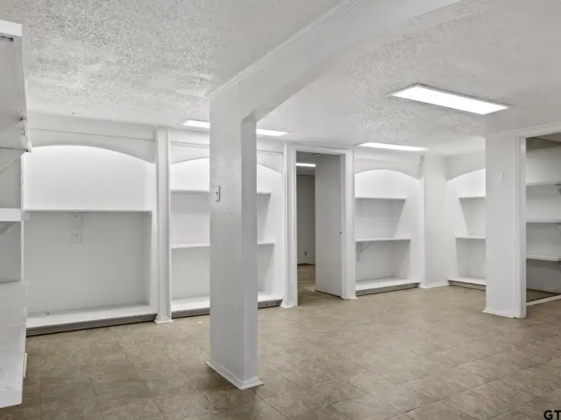 Historic Downtown Mt. Pleasant Multi-use Building with 9000 Sqft and Three Storefronts