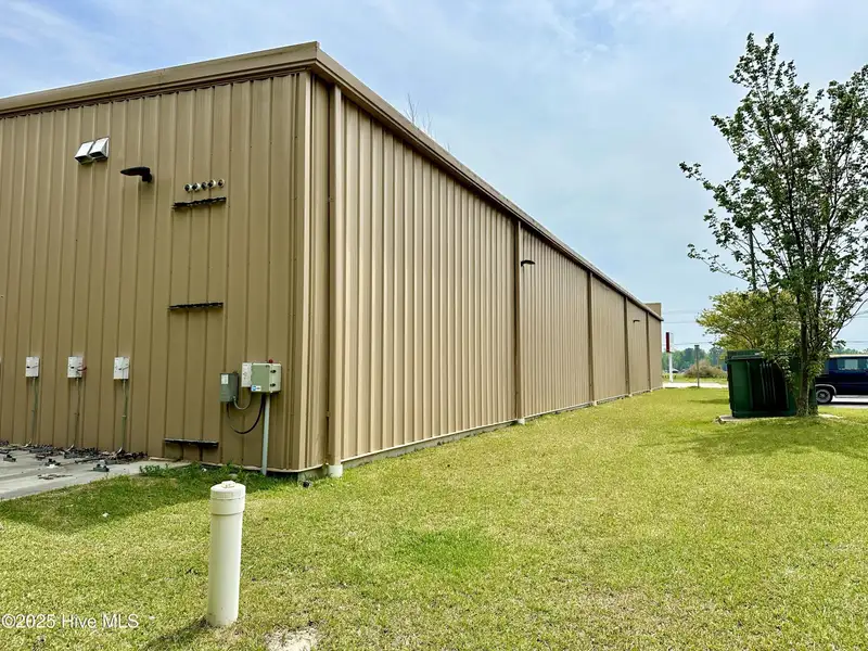 Customizable Shell Building for Lease in High-traffic Pamlico County Location