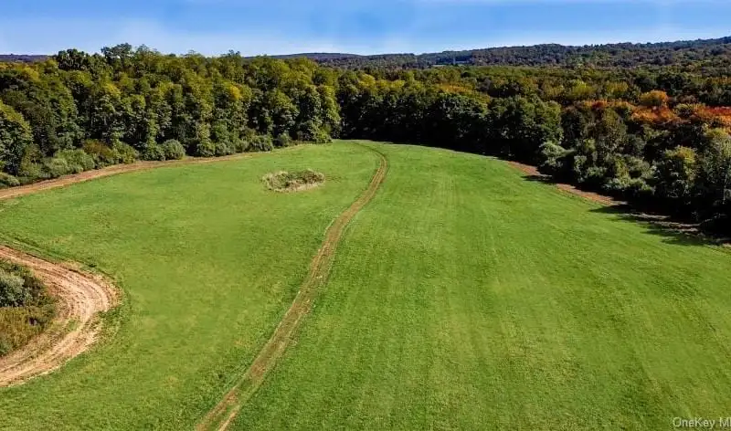558+ Acre Parcel in Pawling, Ny – Ideal for Residential or Commercial Development