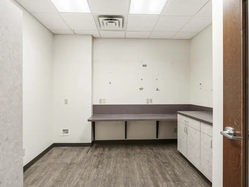 Versatile Multi-tenant Retail/office Space for Lease in Highland, In