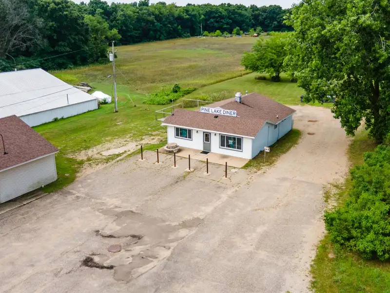 Cozy Diner with Pole Barn on 3 Acres Across from Pine Lake