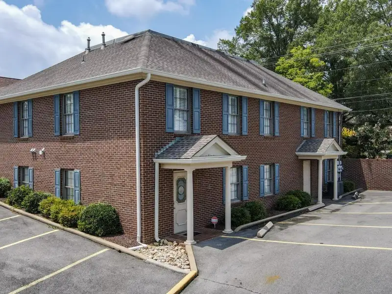 Medical Facility for Sale Near Hospital - 4,510 Sq Ft with Multiple Treatment Rooms